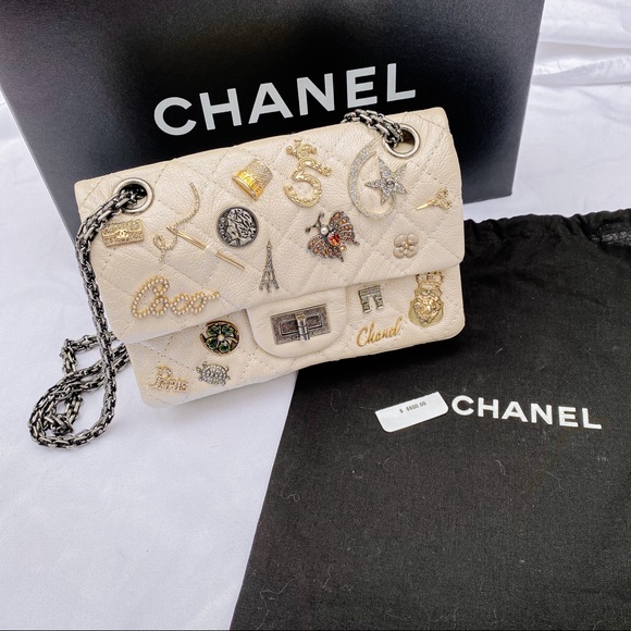 SOLD CHANEL LUCKY CHARM LIMITED EDITION 224 - Picture 3 of 17